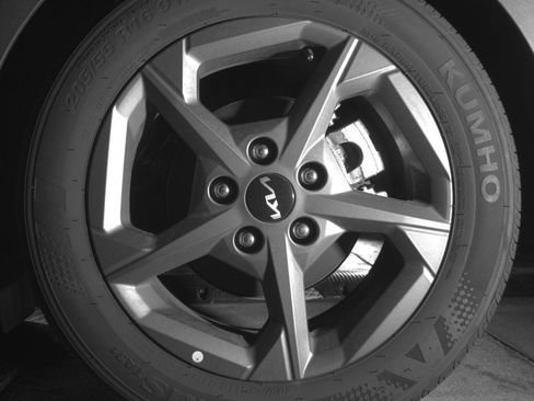 Used 2025 Kia K4 LXS image 14