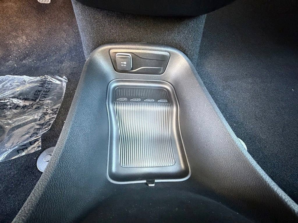 New 2026 Chrysler Pacifica Select w/ S Appearance Package FWD image 24