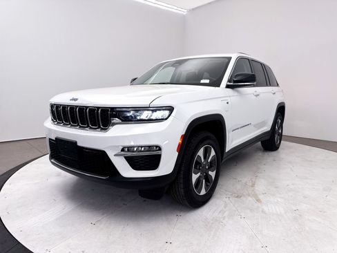 Used 2023 Jeep Grand Cherokee 4WD 4xe image 17