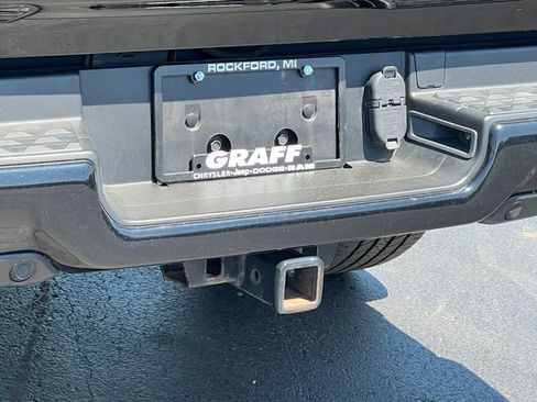 Used 2022 RAM 1500 Big Horn AWD/4WD image 9