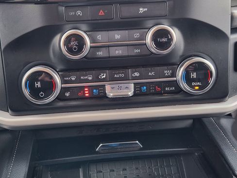 Used 2024 Ford Expedition Max XLT image 19