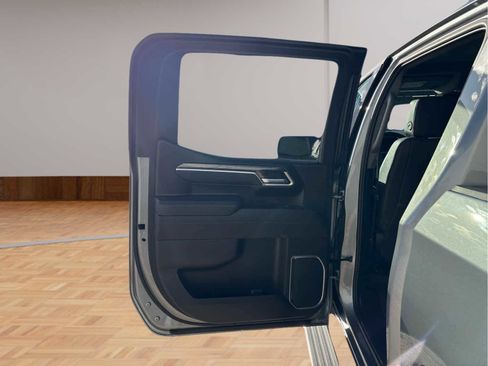 Used 2025 Chevrolet Silverado 1500 LTZ image 11