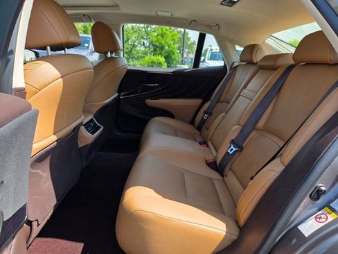 Used 2019 Lexus LS 500 w/ Accessory Package (Z2) RWD image 13