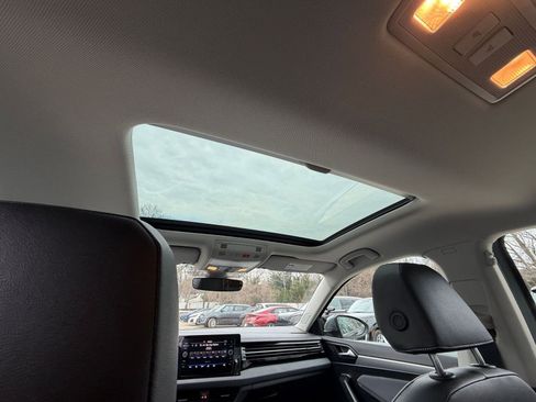 Used 2025 Volkswagen Jetta SE image 29