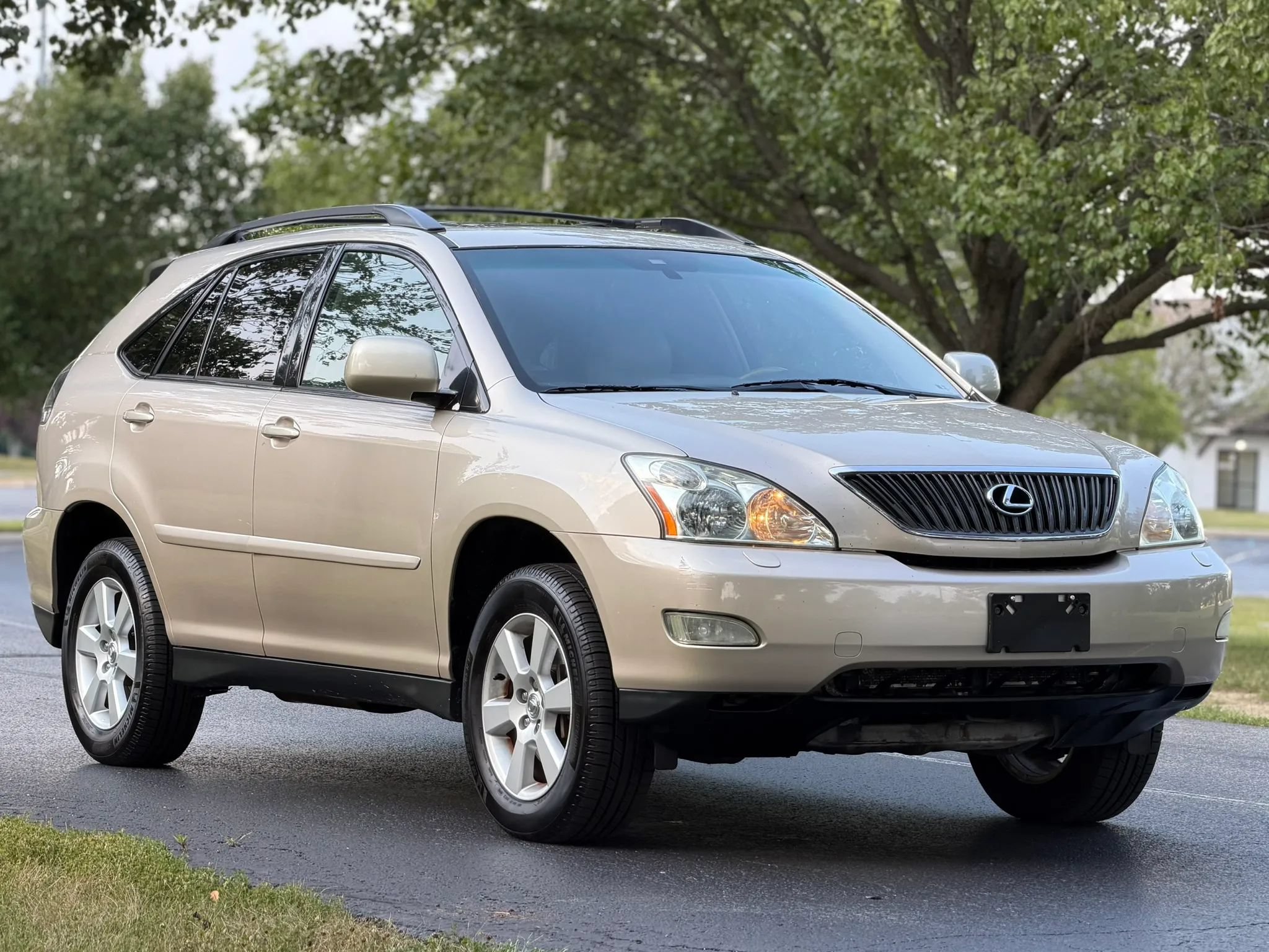 Used 2004 Lexus RX 330 AWD w/ Premium Pkg image 3