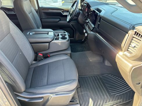 Used 2024 GMC Sierra 1500 Elevation image 16