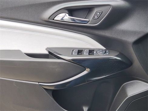 Certified 2024 Chevrolet Trax LT w/ Sunroof Package image 22