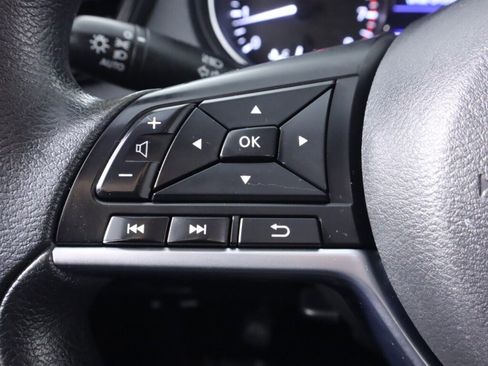 Used 2021 Nissan Rogue Sport S image 13