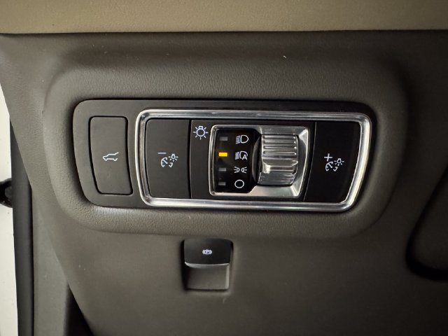 Used 2024 Lincoln Nautilus Premier w/ Equipment Group 102A AWD/4WD image 10