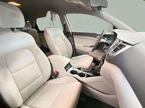 Used 2018 Hyundai Tucson SE image 8
