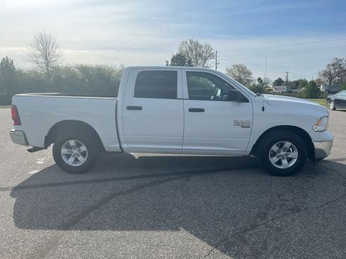 Used 2022 RAM 1500 Classic SLT image 8