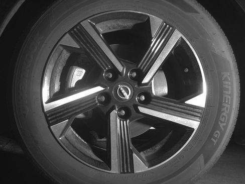 Used 2025 Nissan Sentra SV image 12