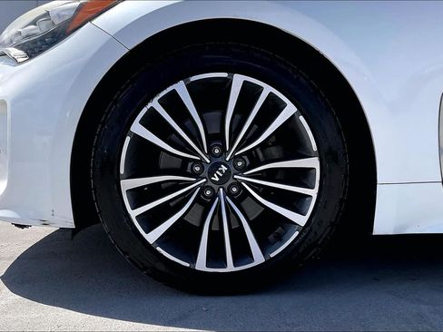Used 2018 Kia Stinger Premium RWD image 8