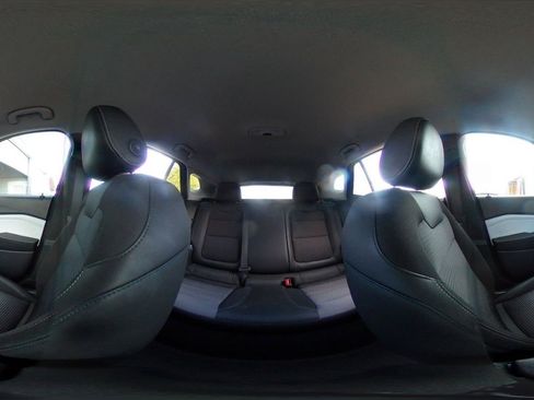 Used 2025 Chevrolet Trax LT image 40