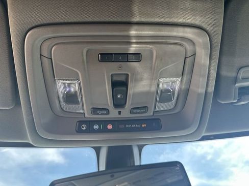 Used 2021 Chevrolet Silverado 1500 LTZ AWD/4WD image 40