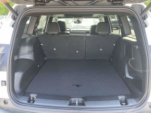 New 2026 Jeep Cherokee Overland w/ Advanced Pro Tech Group AWD/4WD image 40