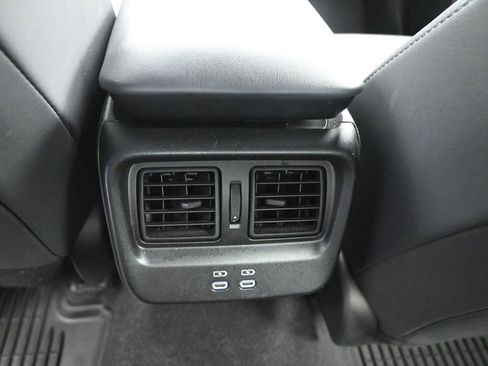 Used 2023 Toyota Crown AWD/4WD image 18