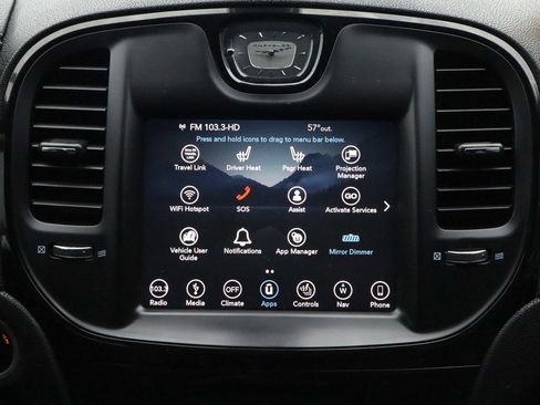 Used 2018 Chrysler 300 S w/ 300S Premium Group RWD image 21