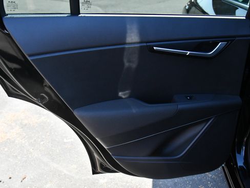Used 2025 Kia Niro Wind FWD image 36