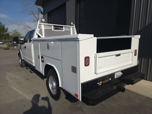 Used 2019 Ford F250 XL w/ Power Equipment Group AWD/4WD image 3