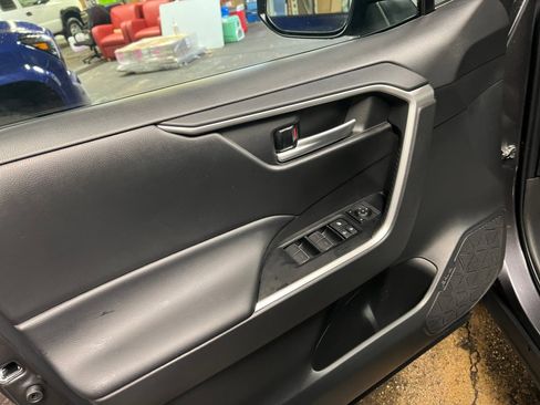 Certified 2025 Toyota RAV4 XLE image 36