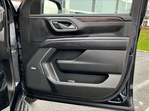 Used 2021 Chevrolet Tahoe LT w/ LT Signature Package image 23