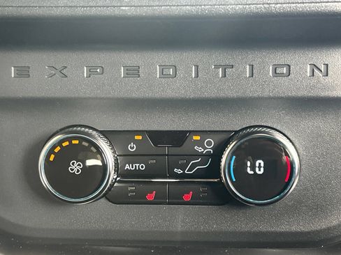 New 2026 Ford Expedition Platinum w/ Stealth Performance Package AWD/4WD image 16