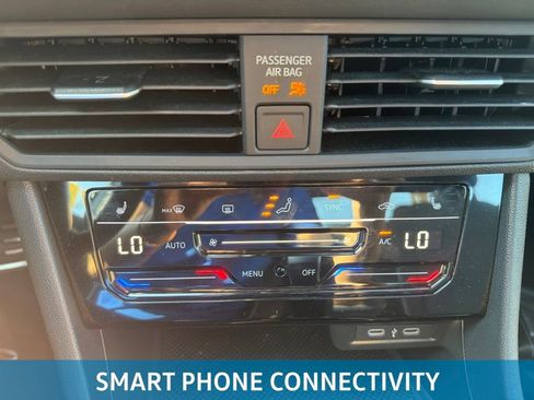 Used 2025 Volkswagen Jetta Sport FWD image 6