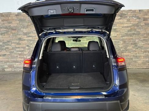 Certified 2025 Nissan Rogue SV w/ SV Premium Package FWD image 8