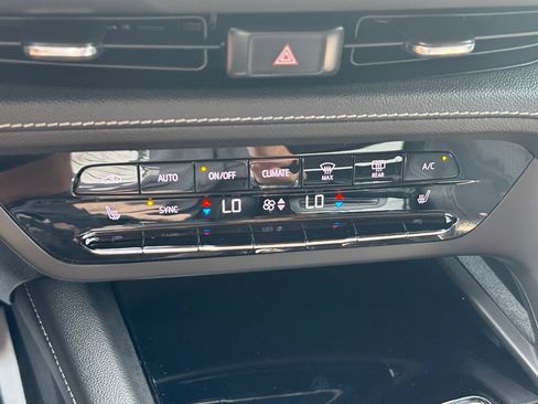 Used 2023 Buick Envision Preferred AWD/4WD image 27