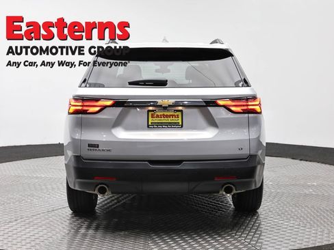 Used 2022 Chevrolet Traverse LT FWD image 6
