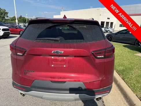 Used 2025 Chevrolet Blazer LT w/ Midnight/Sport Edition FWD image 5