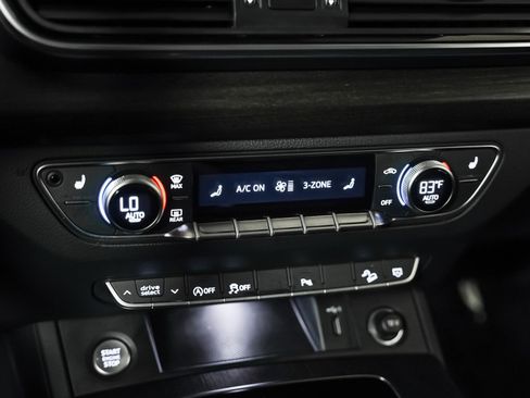 Used 2023 Audi Q5 2.0T Premium w/ Convenience Package image 19