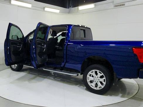 Used 2017 Nissan Titan SV RWD image 31
