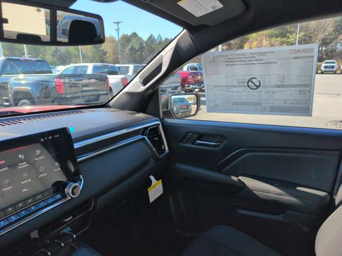 New 2026 GMC Canyon Elevation w/ Convenience Package image 23