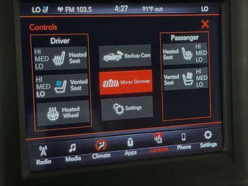 Used 2020 RAM 1500 Laramie w/ Off Road Group AWD/4WD image 23