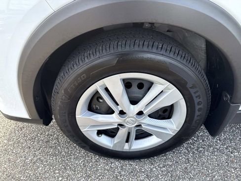 Certified 2025 Nissan Kicks Play S image 11