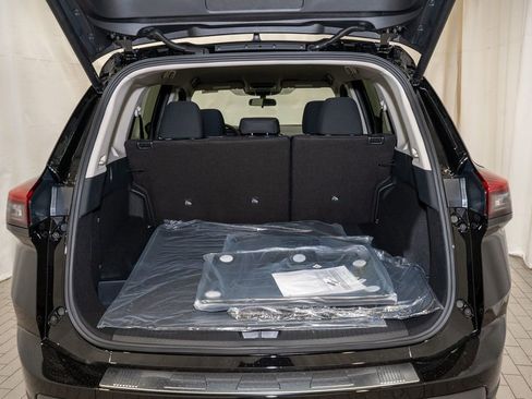 New 2026 Nissan Rogue SV image 6