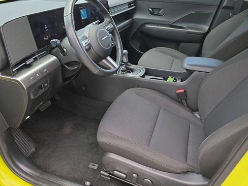 Used 2025 Hyundai Kona SEL FWD image 8