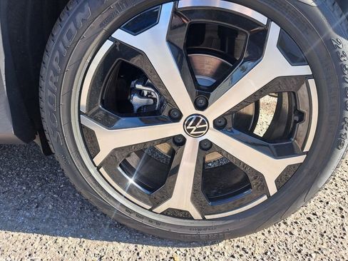 New 2026 Volkswagen Tiguan SE image 26