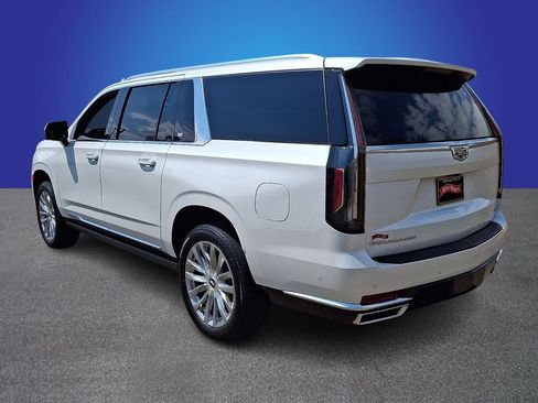 Used 2024 Cadillac Escalade ESV Premium Luxury AWD/4WD image 6