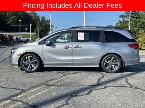 Used 2024 Honda Odyssey Touring image 2