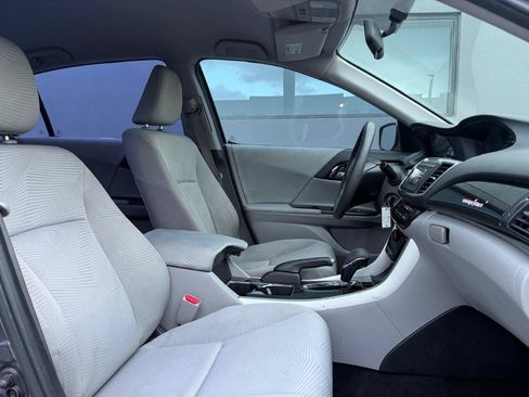 Used 2017 Honda Accord LX image 12