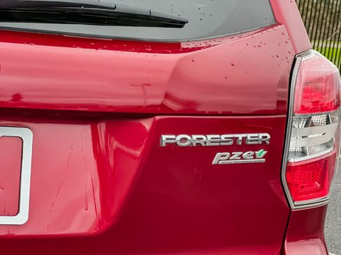 Used 2014 Subaru Forester 2.5i Limited image 25