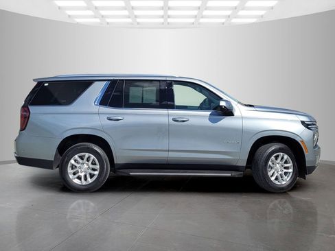 Used 2025 Chevrolet Tahoe LT AWD/4WD image 3