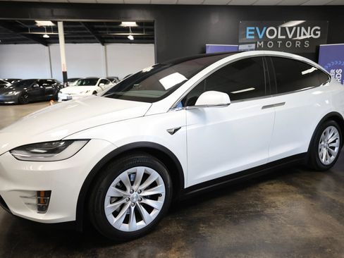 Used 2020 Tesla Model X Long Range AWD/4WD image 5