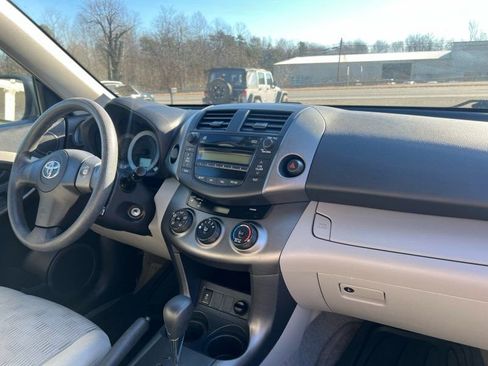 Used 2011 Toyota RAV4 2WD image 20
