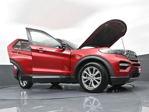 Used 2022 Ford Explorer Limited w/ Equipment Group 301A RWD image 47
