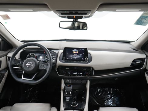 Used 2023 Nissan Rogue SL AWD/4WD image 13