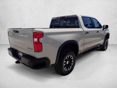 Used 2023 Chevrolet Silverado 1500 ZR2 w/ Technology Package AWD/4WD image 4